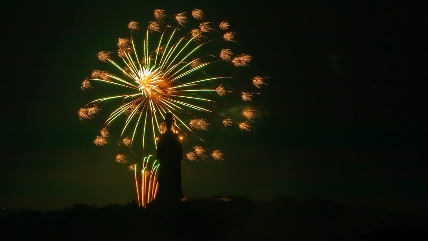 富津市 10月31日 日 に東京湾観音にて 悪疫退散祈願 の 東京湾観音花火 が打ち上げられました 木更津のことなら きさらづレポート きさレポ